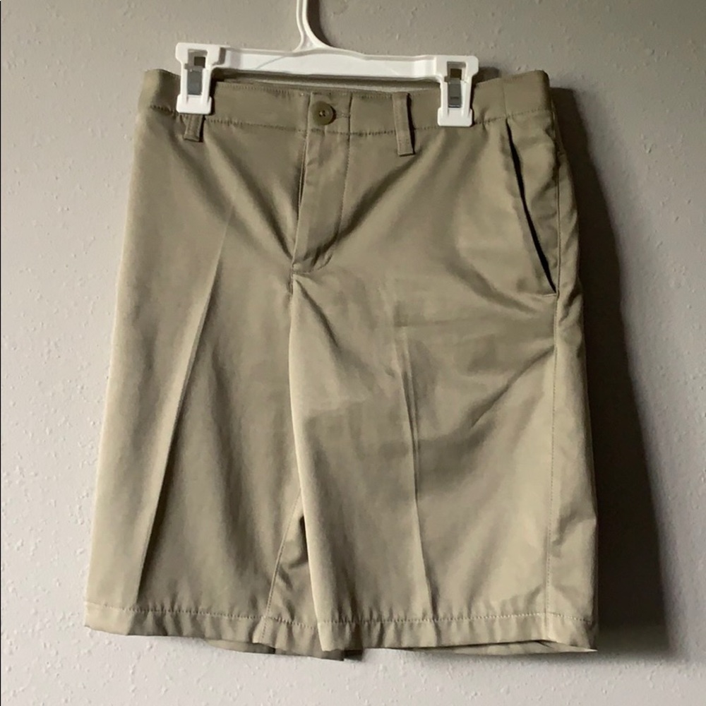 Under Armour khaki shorts
